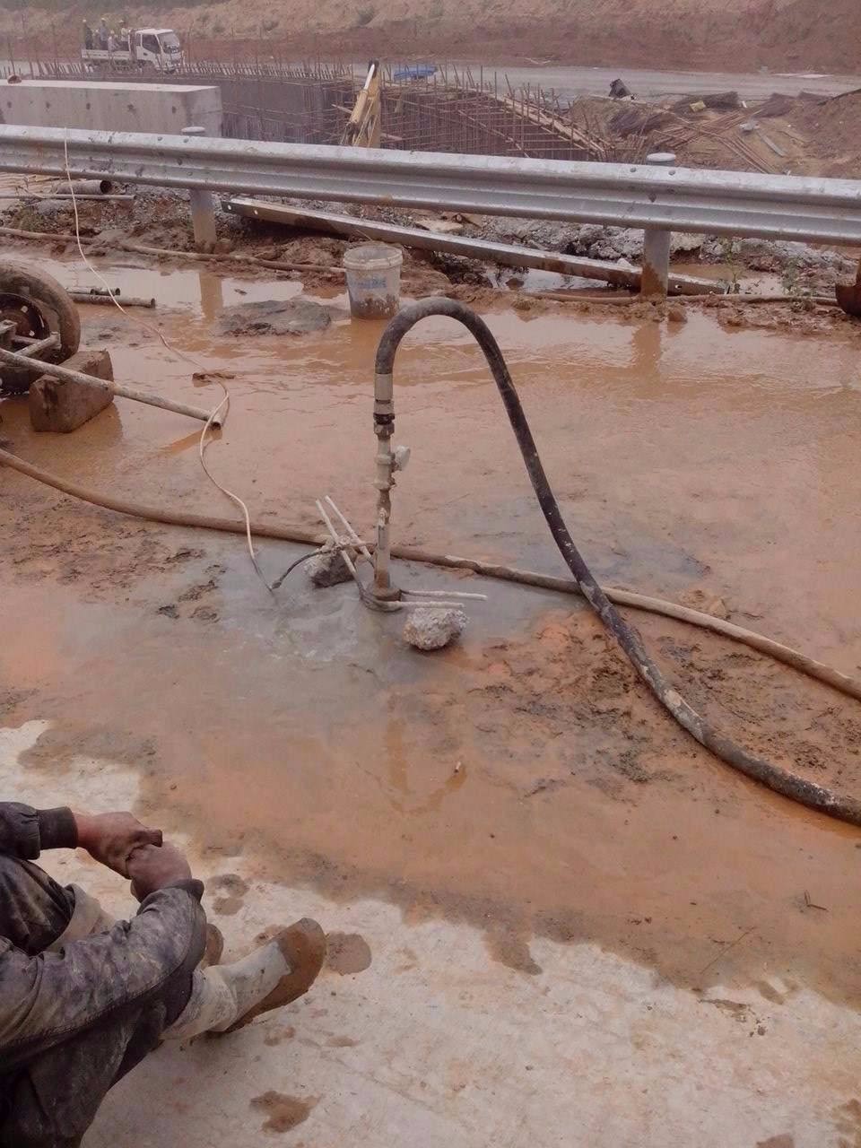 蕲春路基压密注浆